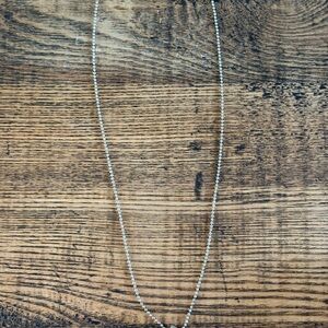 #92 - Silver Tone Necklace Green Turtle Necklace 10.5” Long